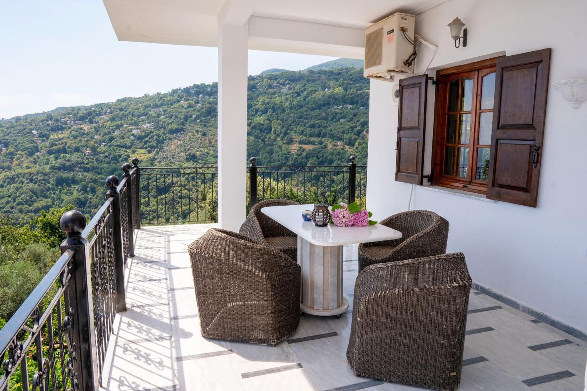 Apartment Paradeisos *