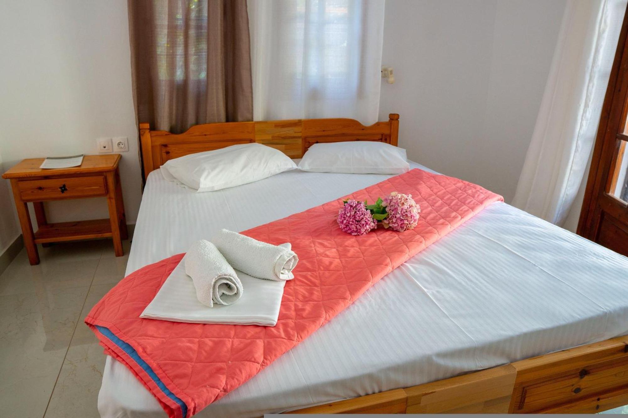Apartment Paradeisos *