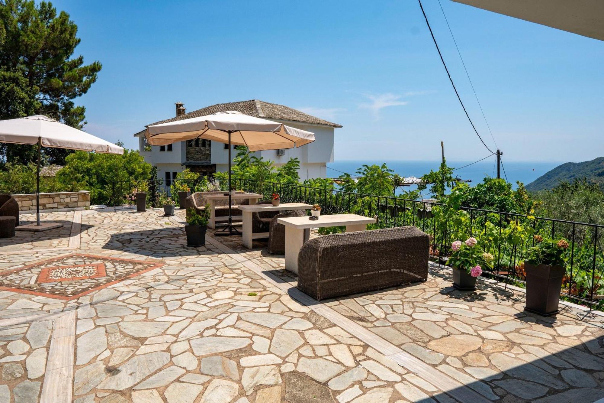 Apartment Paradeisos *