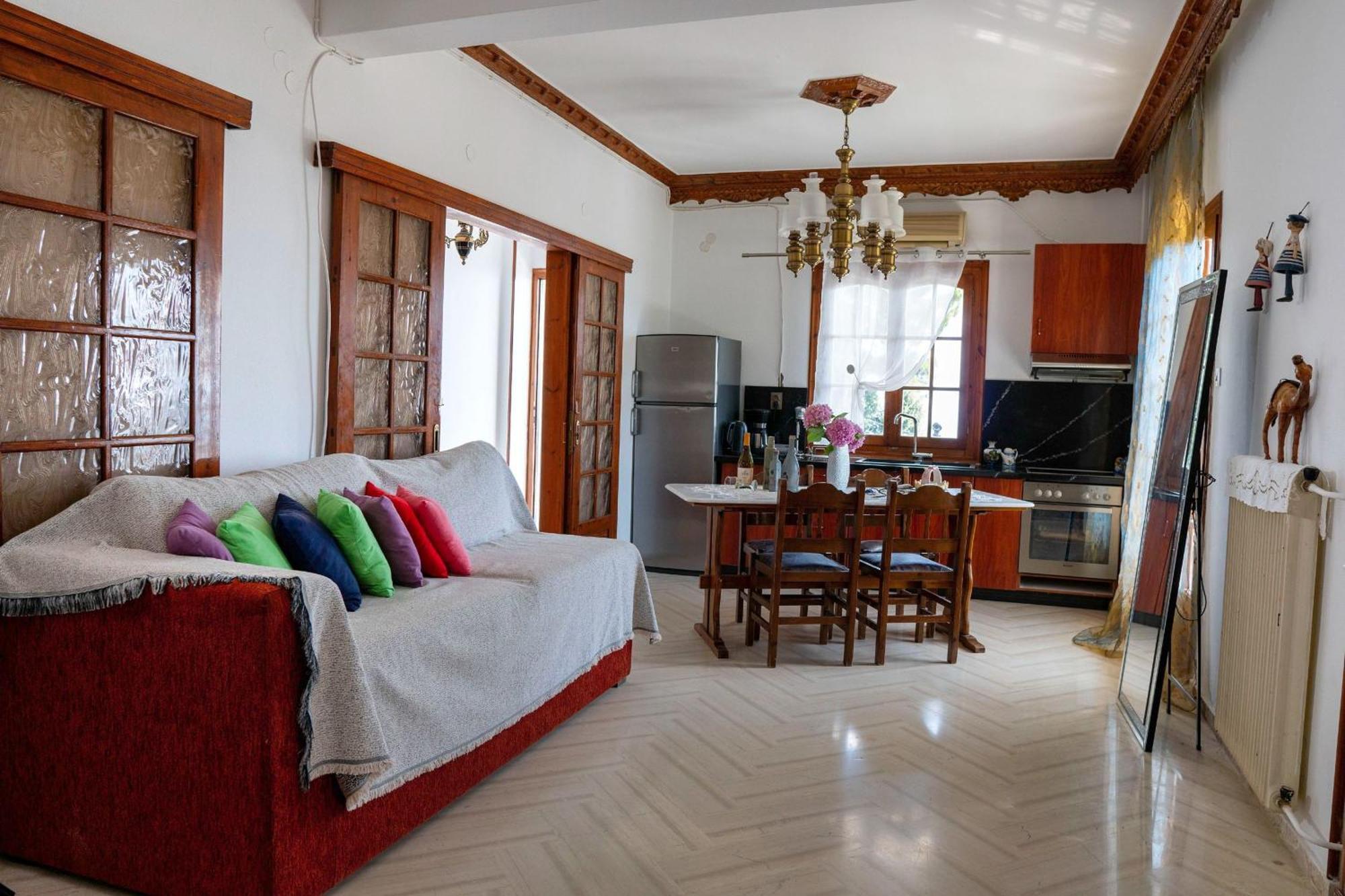Apartment Paradeisos *